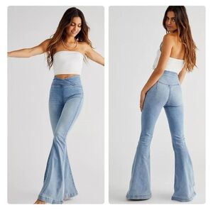 Free People NWT high rise stretchy pull on flared soft denim 25